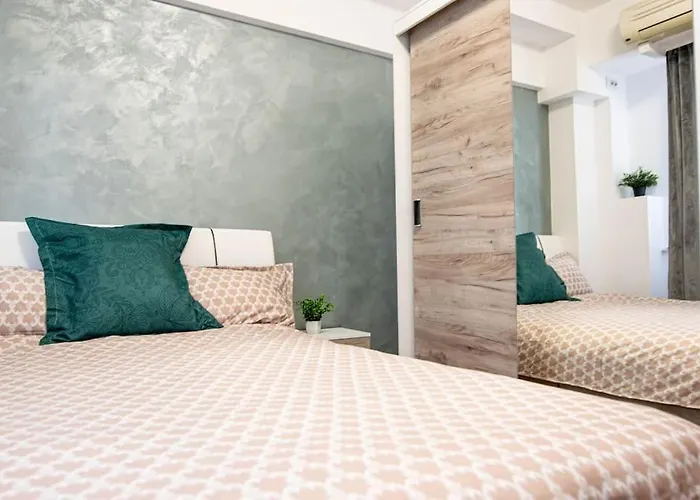 Ultra Central Luxury 3Br 2Bath Apt & Amazing Views