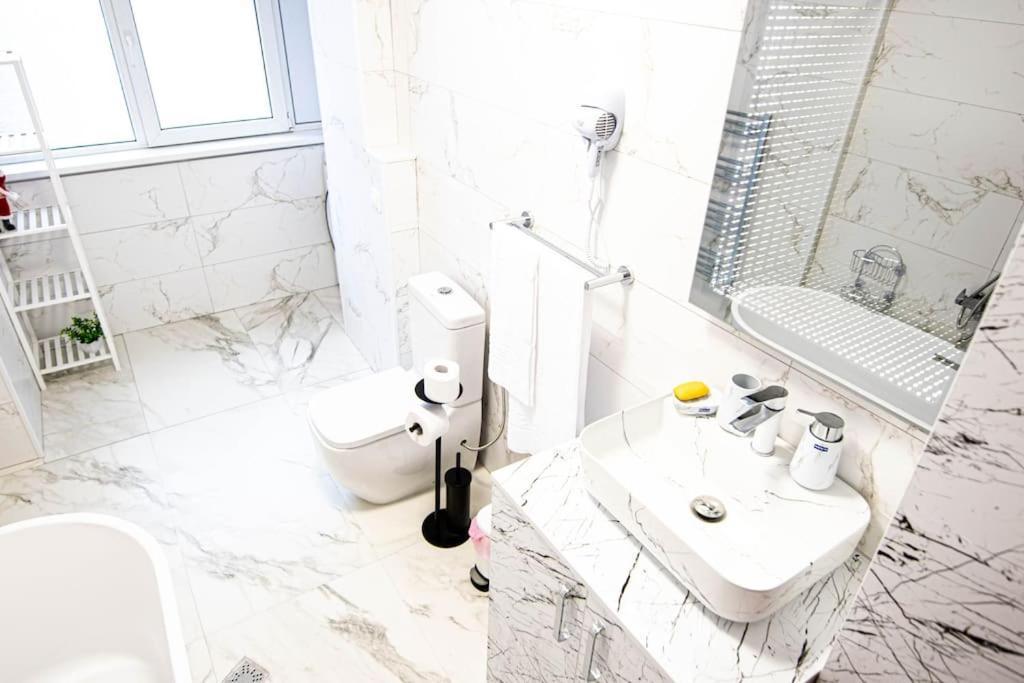 Apartment Ultra Luxury 3br 2bath & Amazing Views Bucharest