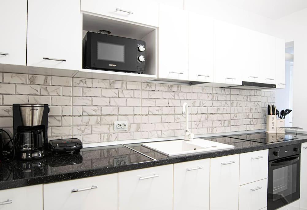 Ultra Luxury 3br 2bath & Amazing Views Bucharest