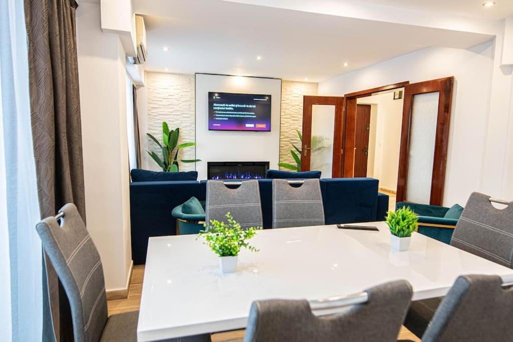 Ultra Luxury 3br 2bath & Amazing Views Apartment Bucharest